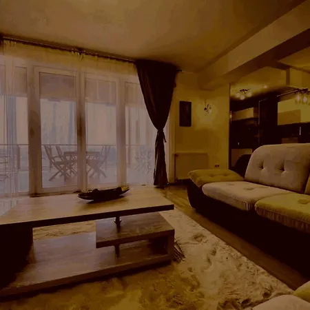 Prelepa Prostrana Kuća