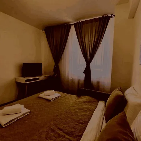 Prelepa Prostrana Kuća