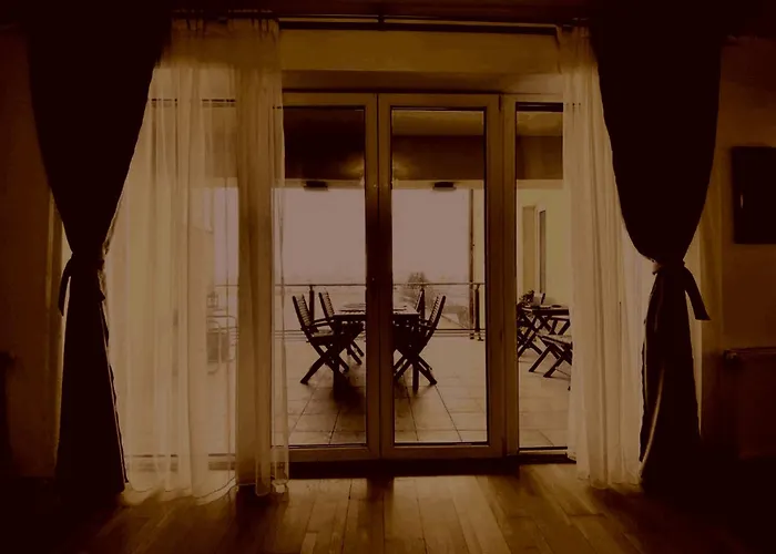 Prelepa Prostrana Kuća Sipacina