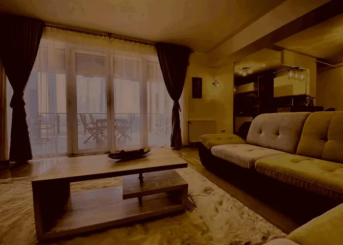 Prelepa Prostrana Kuća